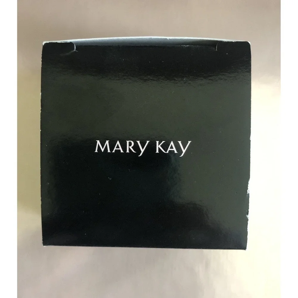 Mary Kay Silky Setting Powder -Deep Ivory - 175893 New  .28 oz